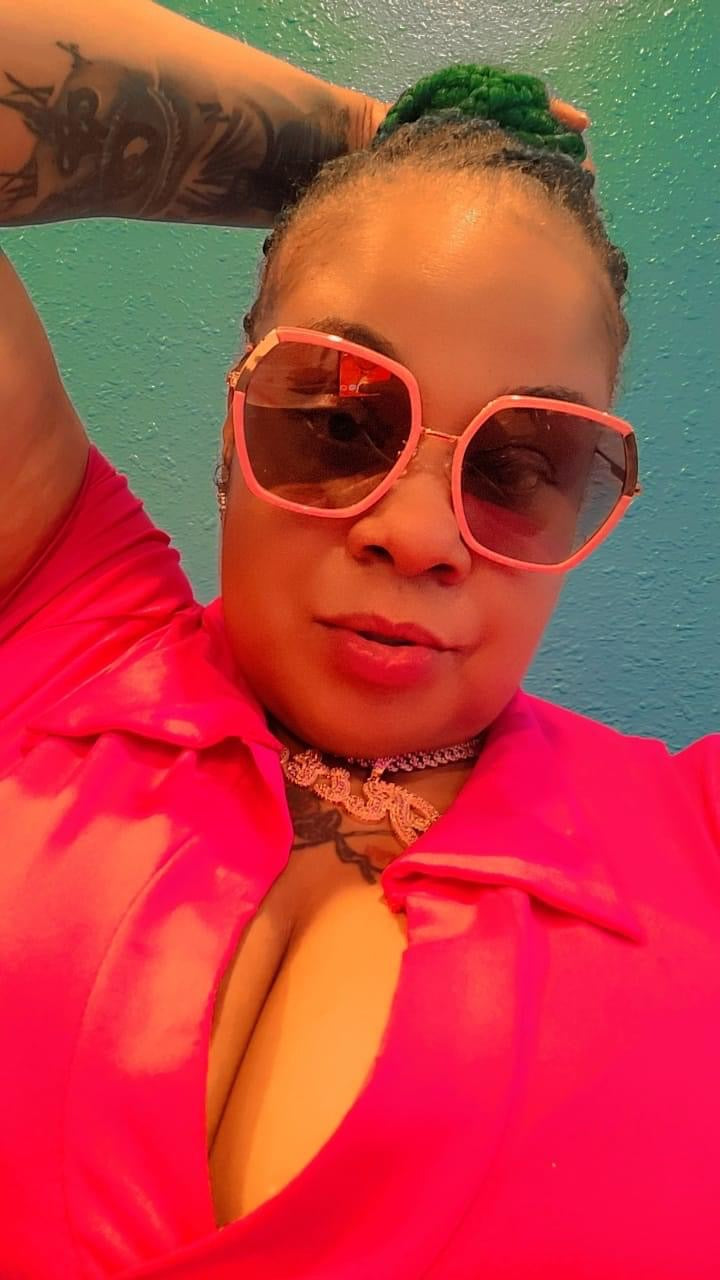 Women Pink Gradient Polarized Sunglasses